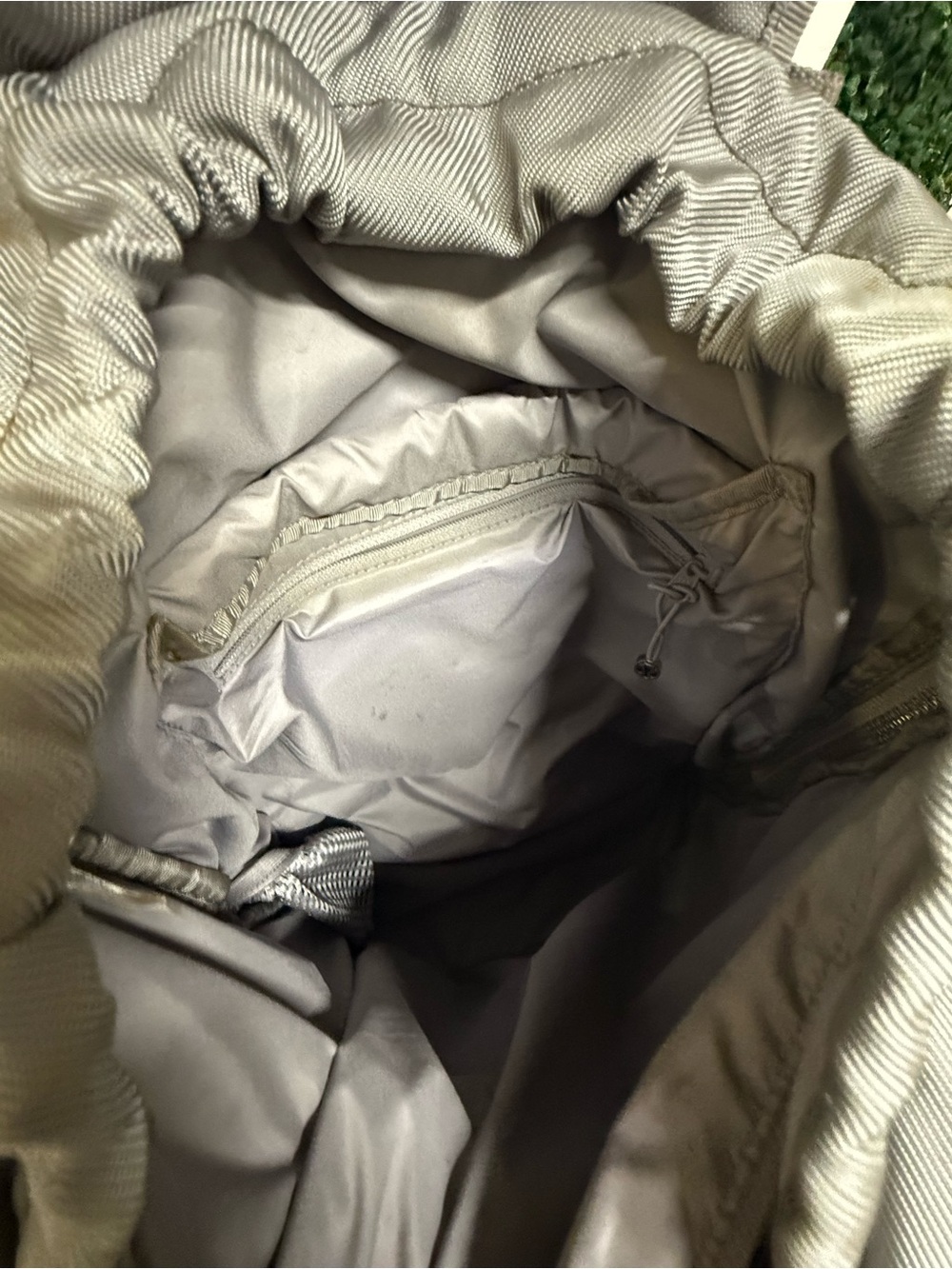 🤍 Lululemon Silver Gray Drawstring Backpack - Picture 5 of 8